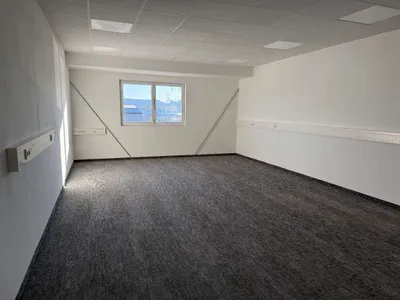 5-Zimmer-Gewerbeimmobilie mieten in Vöcklabruck – 36 m², € 11 – Bild 2 von 7