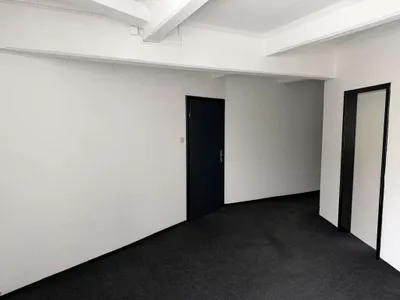 Gewerbeimmobilie mieten in Wels – 100 m² – Bild 10 von 17