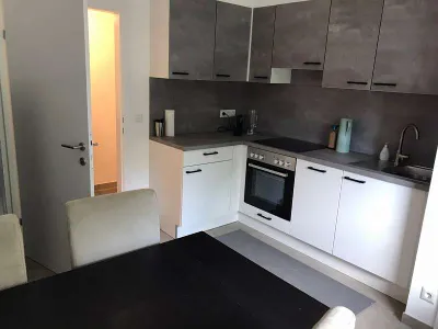 7-Zimmer-Gewerbeimmobilie mieten in Linz – 16 m², € 115 – Bild 14 von 16