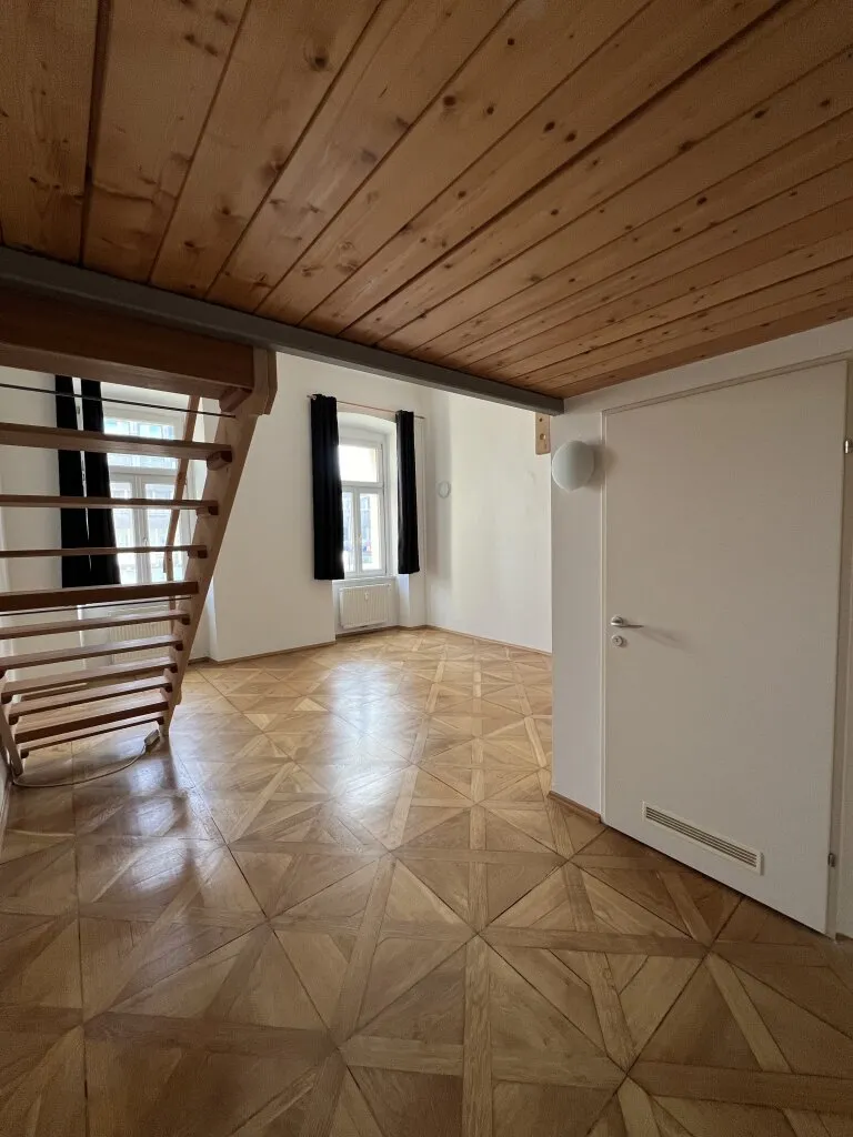 Tolle Garçonnière in zentraler Lage mit zusätzlicher Galerie – pohled 2