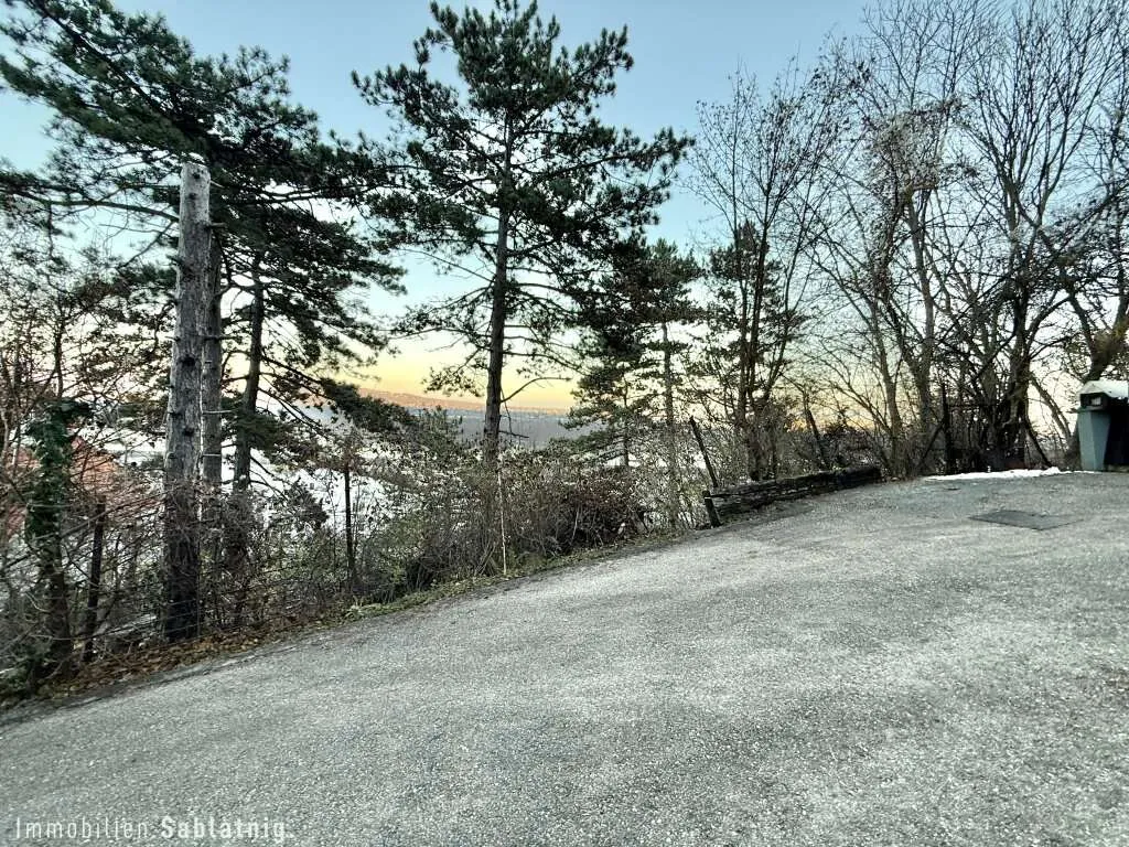Traumhaftes Grundstück im Naturschutzgebiet - 880 m² mit Berg- und Donaublick! - Ansicht 3