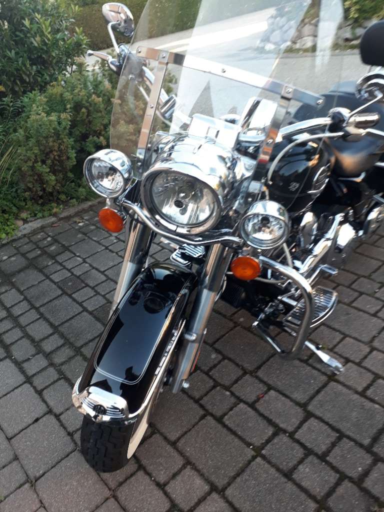Harley-Davidson Road King FLHRC Classic Tourer