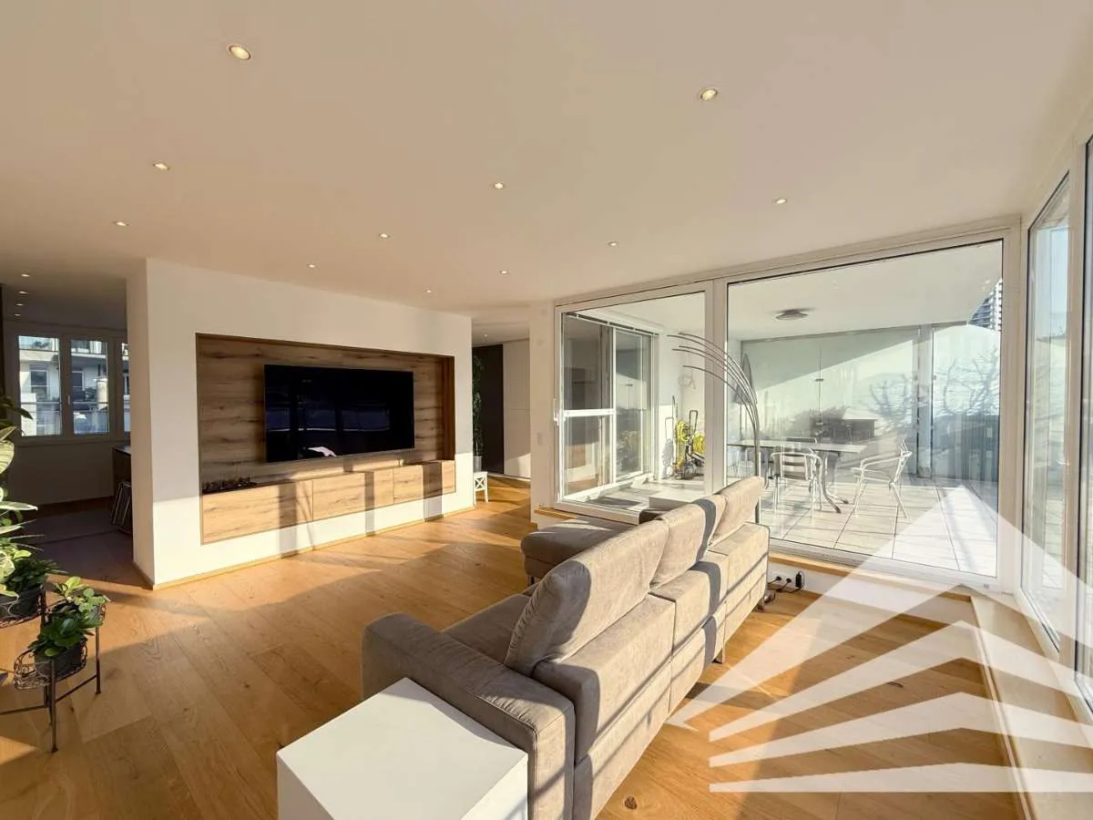 135 m² Penthouse mit 49 m² Terrasse und Top-Ausstattung in der Innenstadt, Linz