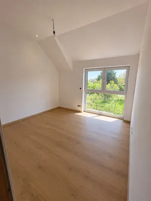 4-Zimmer-Haus mieten in Gänserndorf – 180 m², € 1.800 – Bild 2 von 8