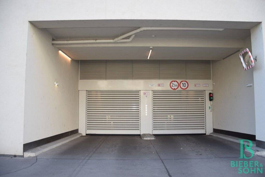 In "The Wild" - großzügiger Garagenplatz! - Ansicht 2