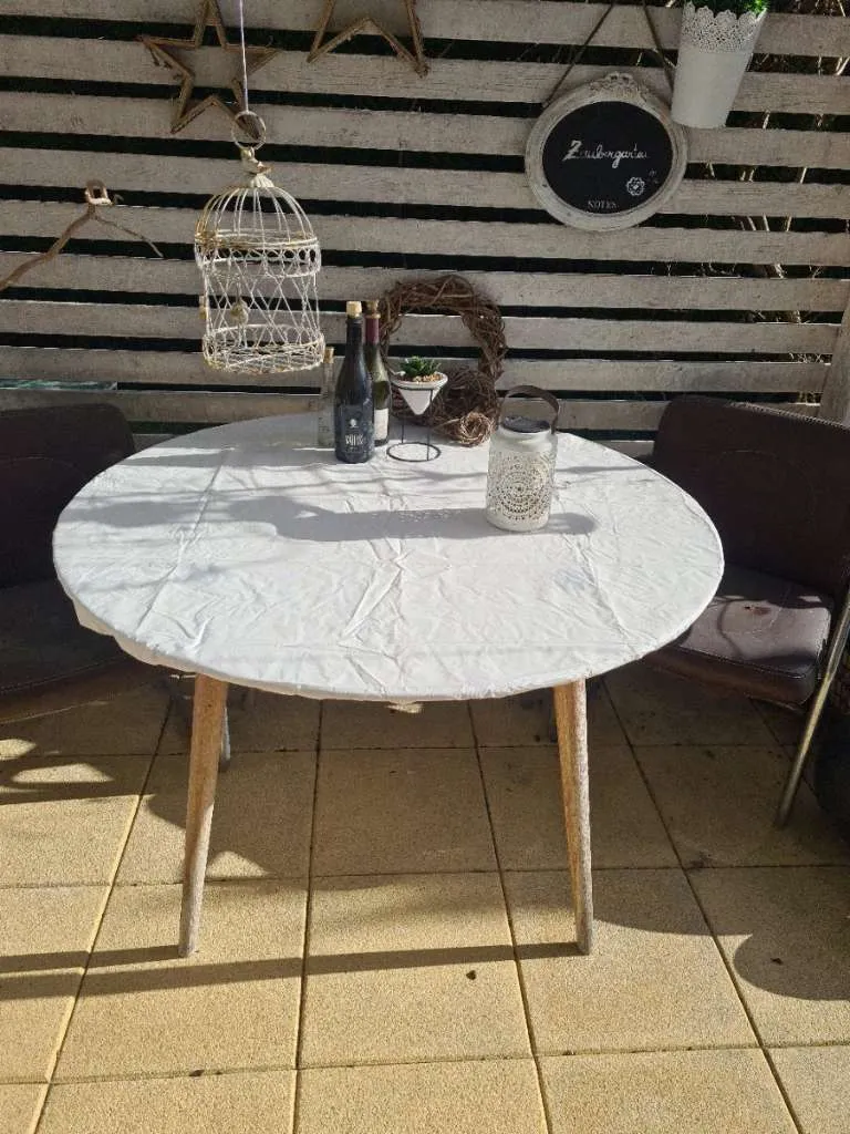 großer Ikea Tisch rund holz weiße Tischplatte outdoor indoor Gartentisch, € 49,99 (9500 Maria Gail)