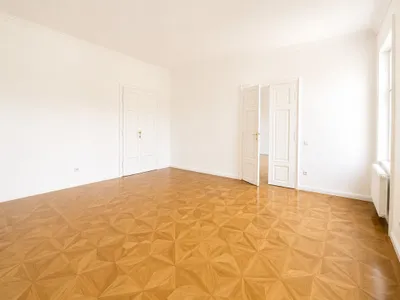 Großzügige Altbauwohnung mit Balkon und besonderem Wohncharme! – Bild 3