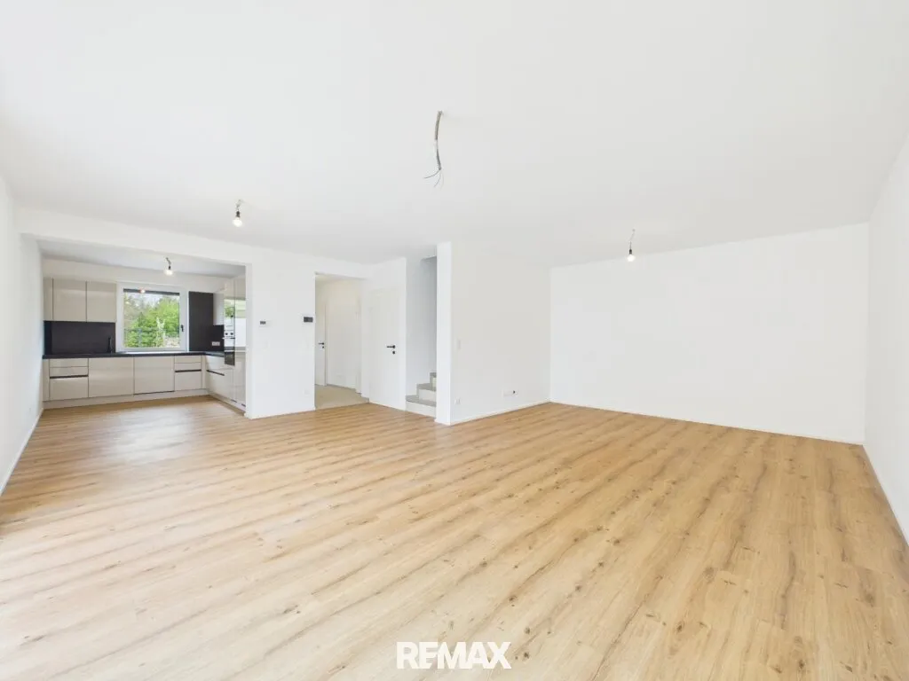 Neuwertiges Reihenhaus mit Garten, Garage & Top-Ausstattung in Parndorf! - Widok 3