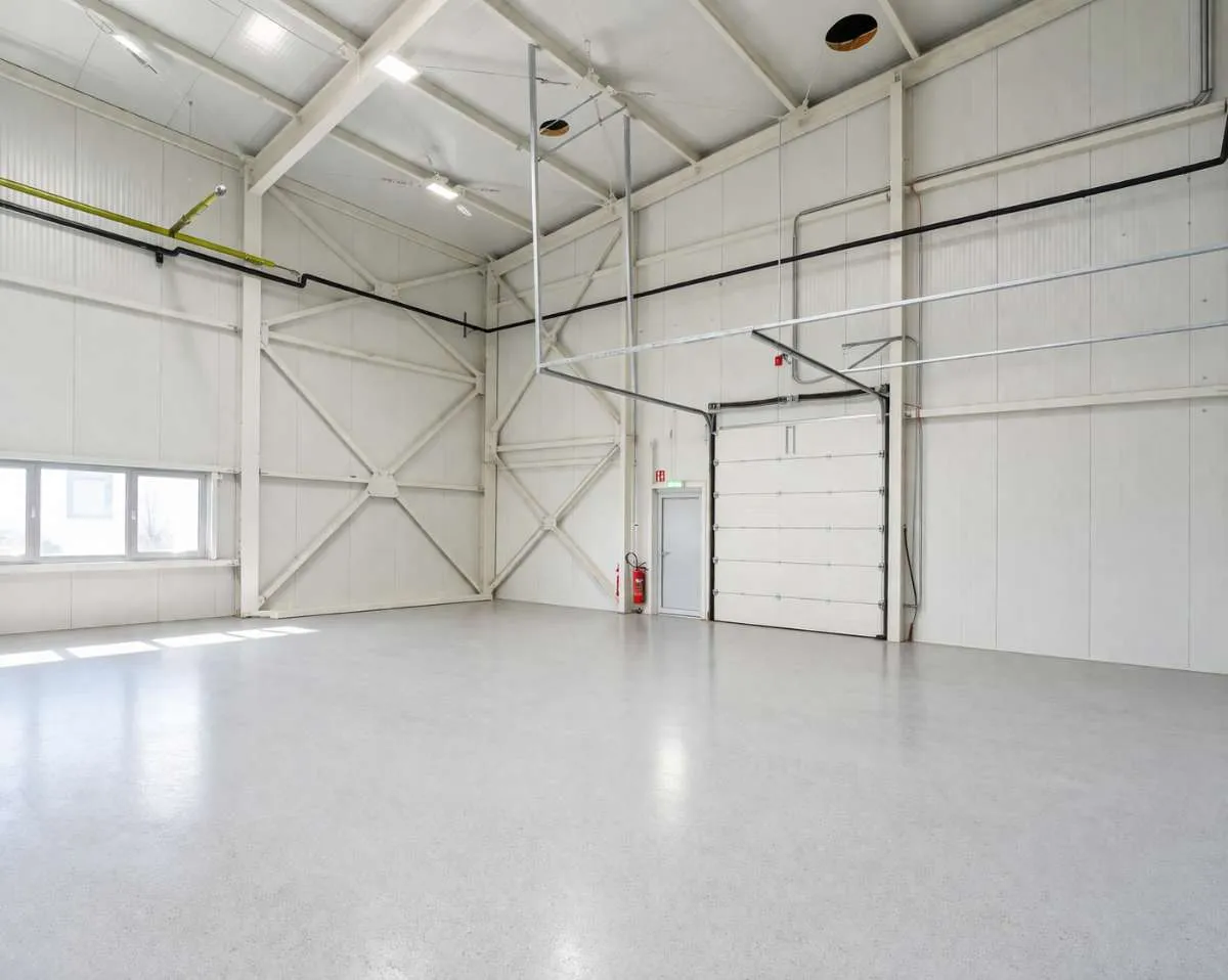 Zentrale Lagerhalle mit perfekter Anbindung - Ansicht 3
