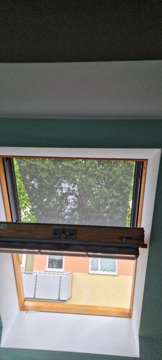 Velux Markisette und Verdunkelungsrollo