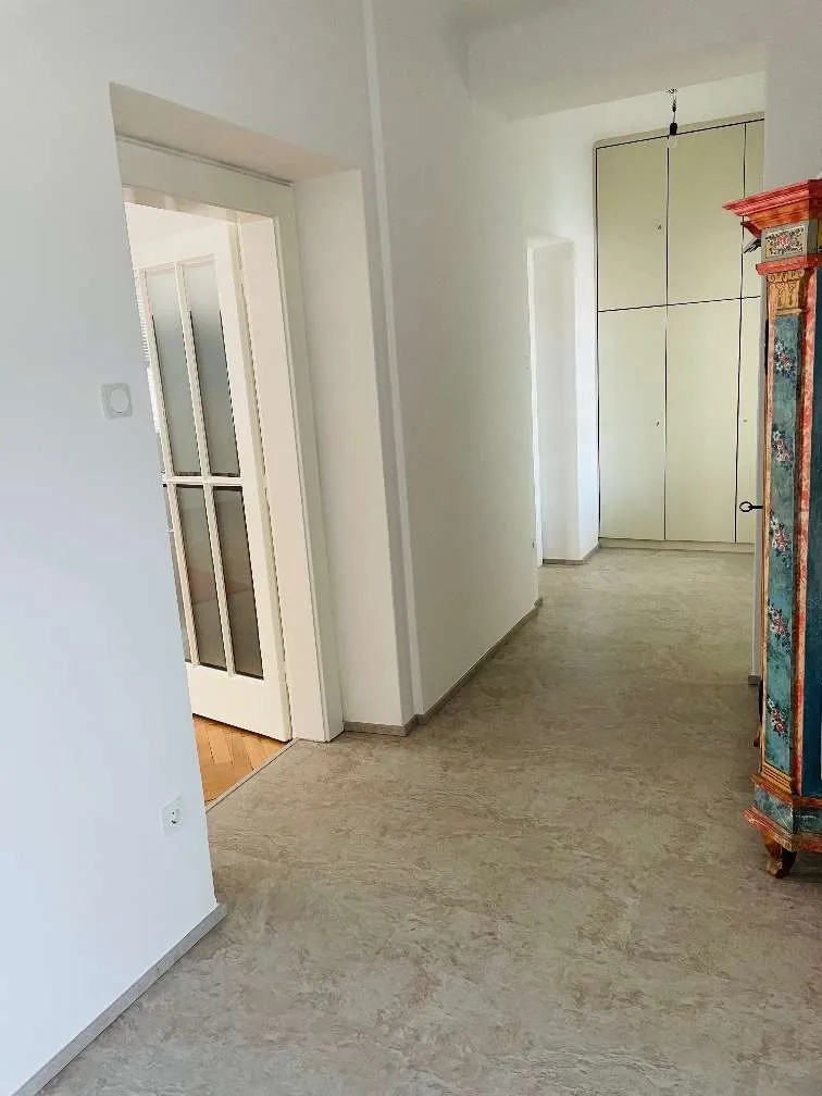 Generalsanierte Altbauwohnung mit Balkon in der Conrad-von-Hötzendorfstraße – pohled 2