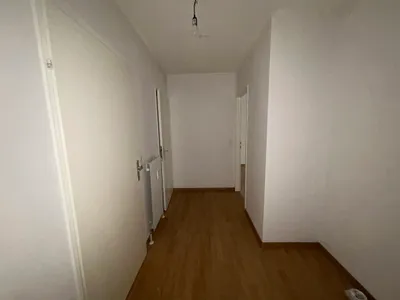 Geräumige 2-Zimmer-Wohnung im 1.OG – Bild 3