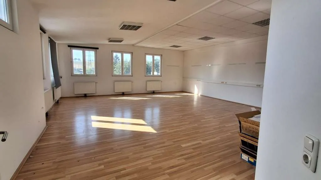 Büro - Praxis - Geschäftsfläche zu vermieten - Ansicht 2
