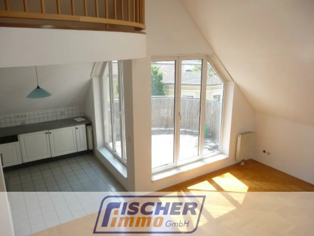 Traumhafte 3-Zimmer-Dachgeschoss-Maisonettewohnung mit Terrasse und Tiefgaragenplatz, Baden