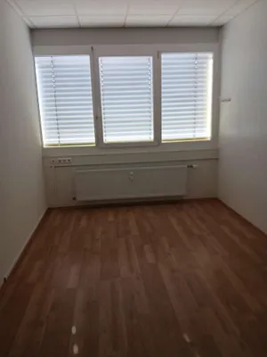 Gewerbeimmobilie mieten in Klagenfurt Land – 150 m², € 6 – Bild 2 von 6