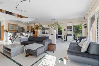 7-Zimmer-Haus kaufen in Baden – 255 m², € 1.195.000 – Bild 3 von 35