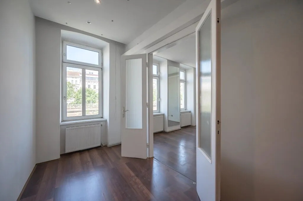 ++NEU++ Sanierungsbedürftige 2-Zimmer Altbau-Wohnung mit viel Potenzial! - zentrale Lage!! - Ansicht 3