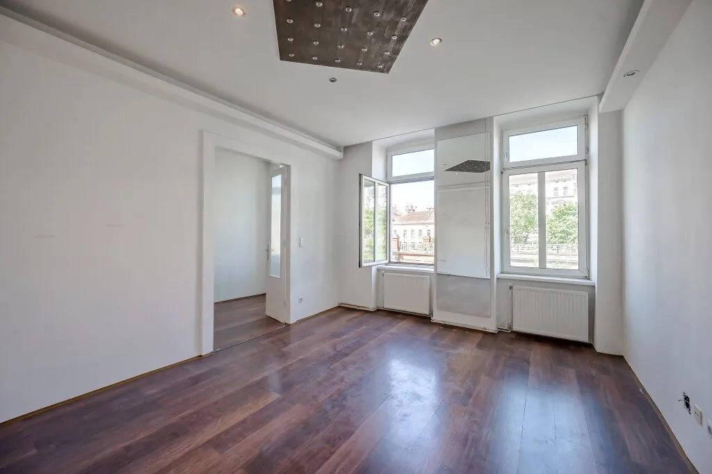 ++NEU++ Sanierungsbedürftige 2-Zimmer Altbau-Wohnung mit viel Potenzial! - zentrale Lage!! - Ansicht 2