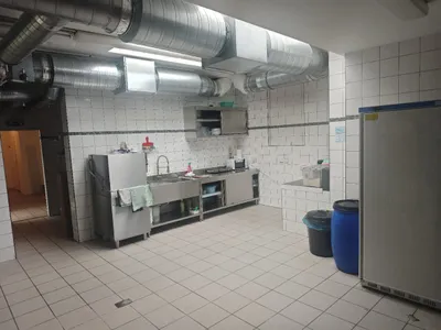 5-Zimmer-Gewerbeimmobilie mieten in Wiener Neustadt Land – 250 m², € 1.680 – Bild 17 von 18