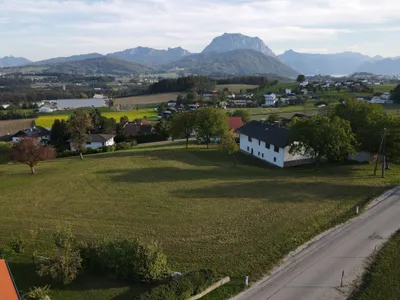 Grundstück kaufen in Gmunden – 798 m², € 299.500 – Bild 1 von 3