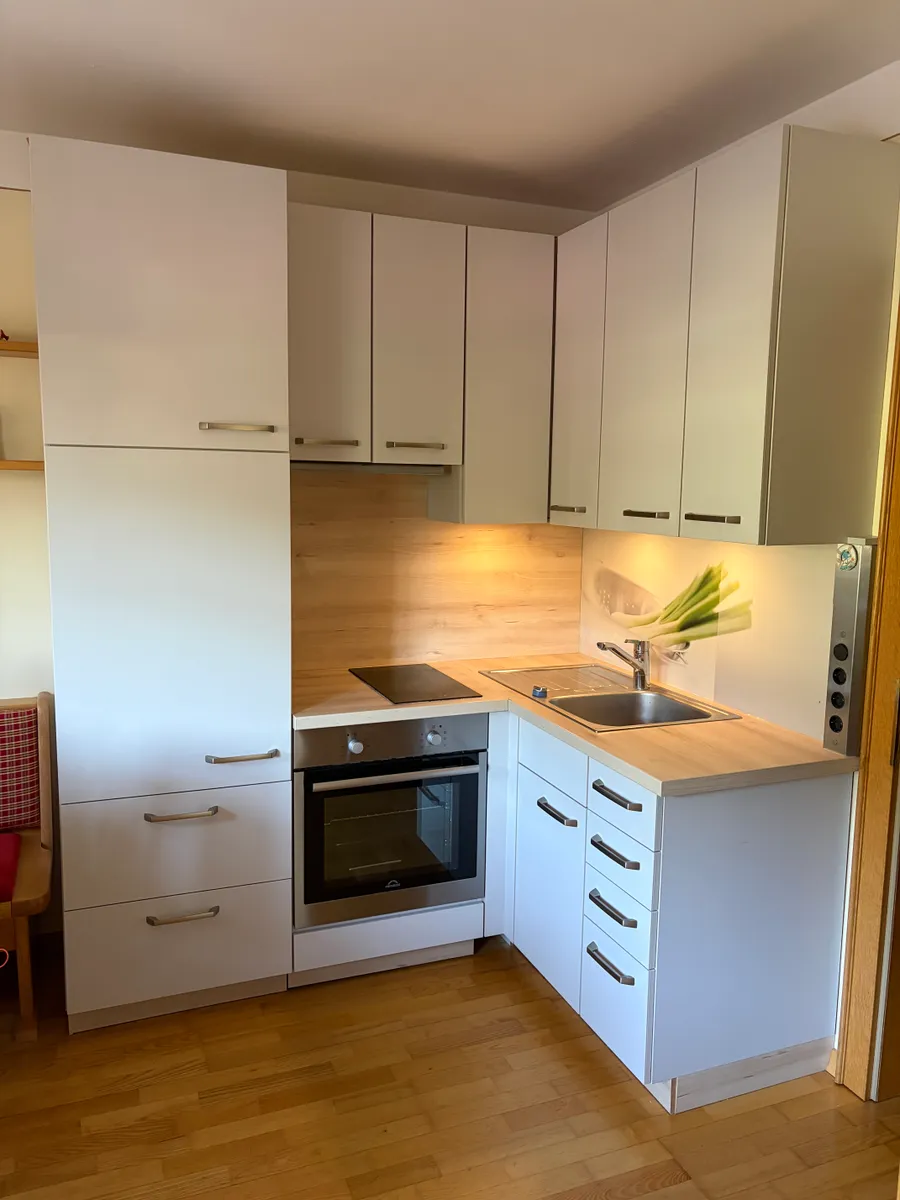 Gepflegte L-Einbauküche mit viel Stauraum - Kochfeld, Spüle und Dunstabzug - 3 Jahre gebraucht, € 500,- (5630 Bad Hofgastein)