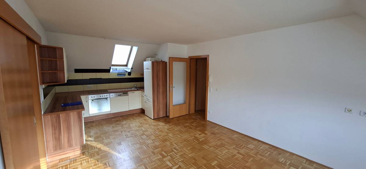 helle, freundliche DG-Wohnung - Ansicht 3