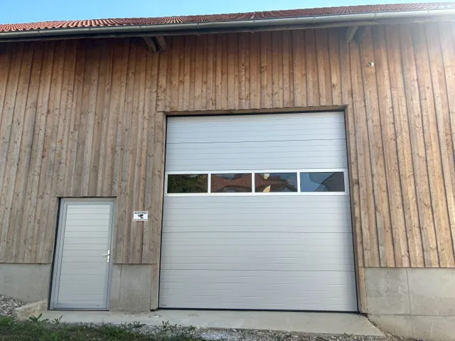 Großzügige Lager-/ Gewerbehalle mit ca. 230 m² inkl. Aufenthaltsraum & Sanitär - Ansicht 2