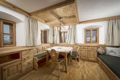 7-Zimmer-Immobilie mieten in Kitzbühel – 480 m², € 15.400 – Bild 5 von 5