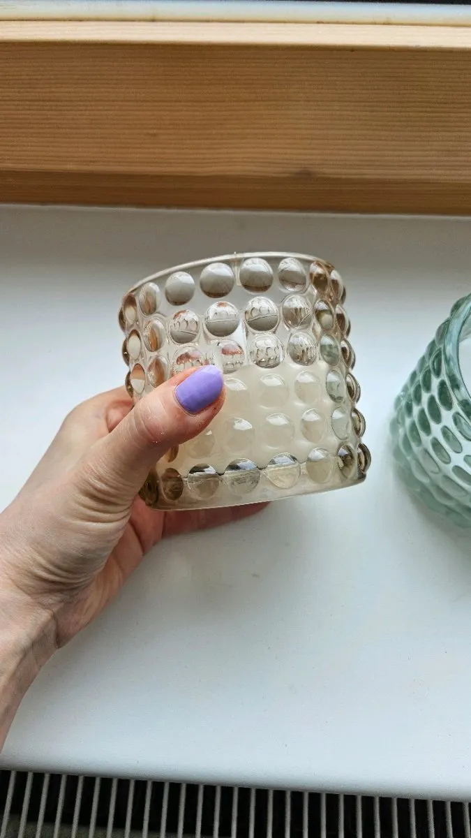 2 LED-Echtwachskerzen im Glas tchibo, € 9,- (1160 Wien)