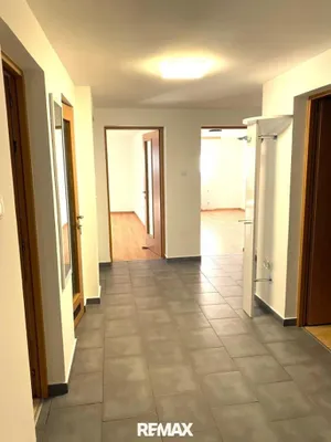 9-Zimmer-Gewerbeimmobilie kaufen in Baden – 240 m², € 579.000 – Bild 24 von 30