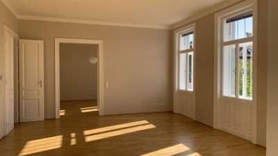 Traumhafte 4-Zimmer Etagenwohnung in generalsaniertem Altbau in absoluter Toplage – Bild 2