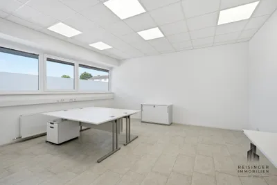 1-Zimmer-Gewerbeimmobilie mieten in Wels – 102 m², € 400