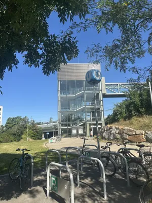120 Meter zur U1 Oberlaa- Sonnige, barrierefreie südseitige Wohnung- inkl. Küche – Bild 3