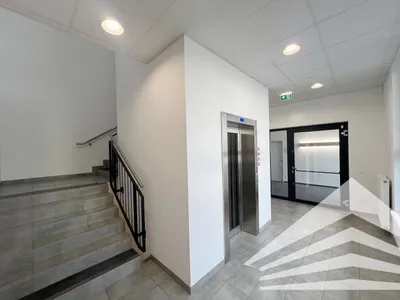 12-Zimmer-Gewerbeimmobilie mieten in Linz Land – 470 m², € 6.486 – Bild 10 von 12