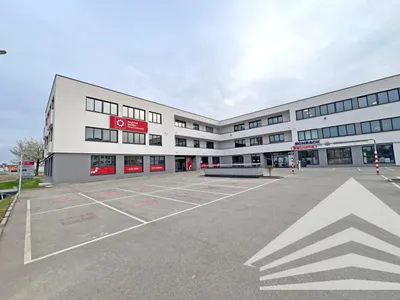 12-Zimmer-Gewerbeimmobilie mieten in Linz Land – 470 m², € 6.486 – Bild 7 von 12