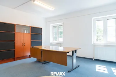 6-Zimmer-Gewerbeimmobilie mieten in Steyr – 230 m², € 1.800 – Bild 3 von 10