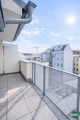 4 ZIMMER | 2 BÄDER | BALKON | KLIMAANLAGE | NEUE KÜCHE – Bild 2