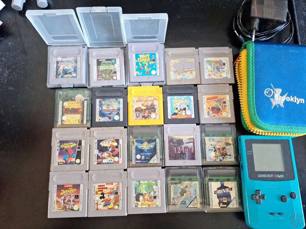 Gameboy color + 20 spiele + tasche