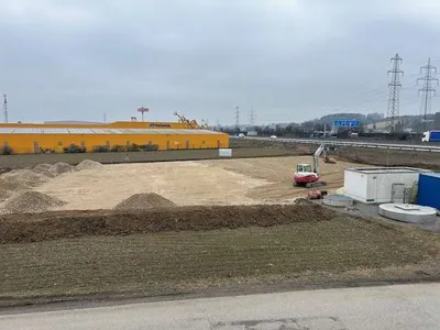 Immobilie mieten in Linz Land – 6 900 m², € 2 – Bild 2 von 4