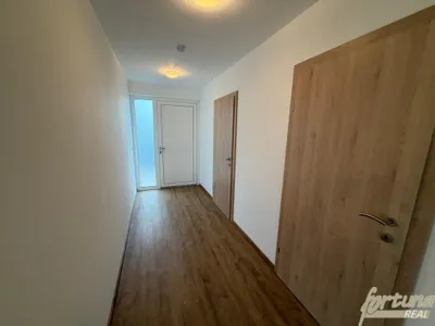 4-Zimmer-Haus mieten in Tulln – 122,21 m², € 2.717 – Bild 4 von 17