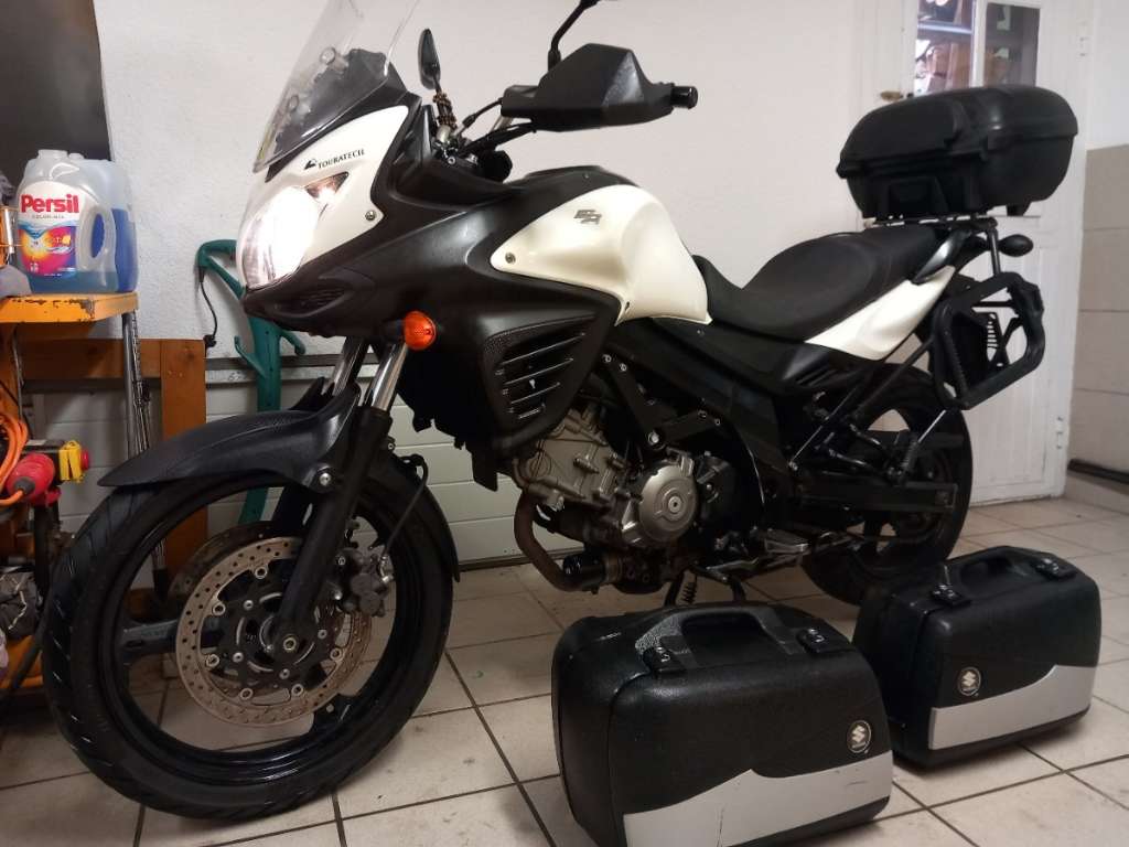 Suzuki V-Strom DL- 650ccm Enduro