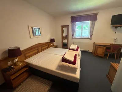 19-Zimmer-Gewerbeimmobilie mieten in Linz – 3 534 m², € 6.500 – Bild 28 von 41