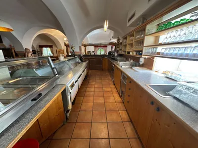 19-Zimmer-Gewerbeimmobilie mieten in Linz – 3 534 m², € 6.500 – Bild 24 von 41