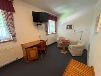19-Zimmer-Gewerbeimmobilie mieten in Linz – 3 534 m², € 6.500 – Bild 14 von 41