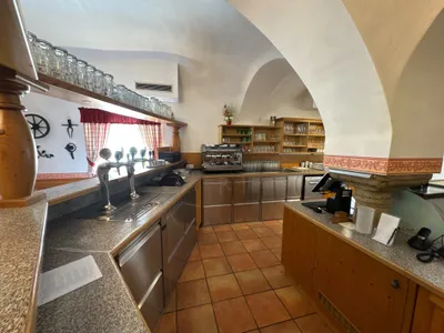19-Zimmer-Gewerbeimmobilie mieten in Linz – 3 534 m², € 6.500 – Bild 13 von 41