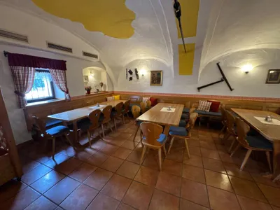 19-Zimmer-Gewerbeimmobilie mieten in Linz – 3 534 m², € 6.500 – Bild 22 von 41