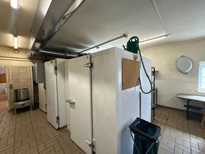 19-Zimmer-Gewerbeimmobilie mieten in Linz – 3 534 m², € 6.500 – Bild 26 von 41