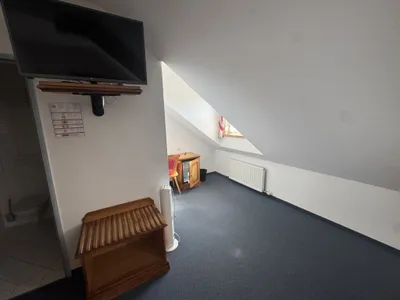 19-Zimmer-Gewerbeimmobilie mieten in Linz – 3 534 m², € 6.500 – Bild 21 von 41
