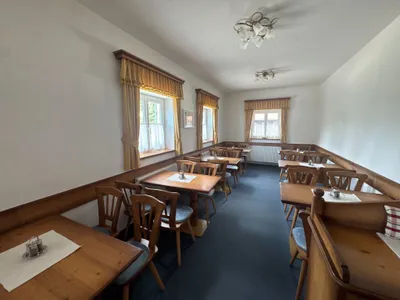 19-Zimmer-Gewerbeimmobilie mieten in Linz – 3 534 m², € 6.500 – Bild 10 von 41