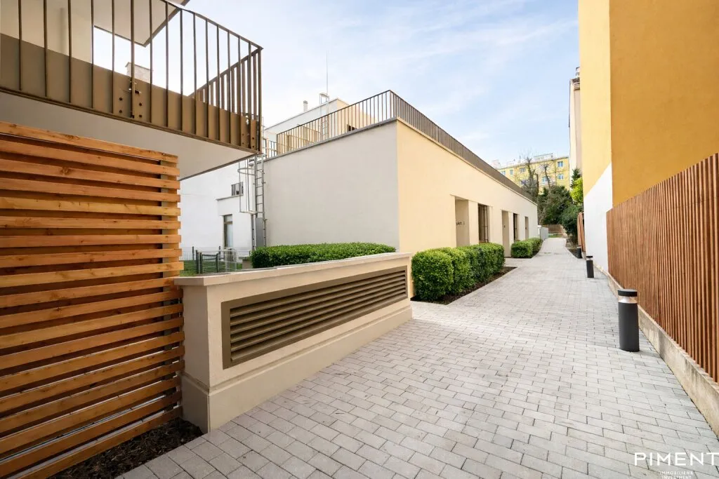 Ruhe im Stadthaus- Wohnen & Arbeiten im Hofhaus mit Garten und Terrassen - Ansicht 2